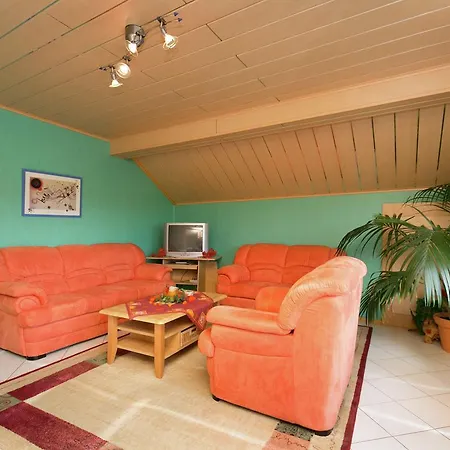 Cozy Apartment In Lirstal With Meadow Nearby 아파트 *