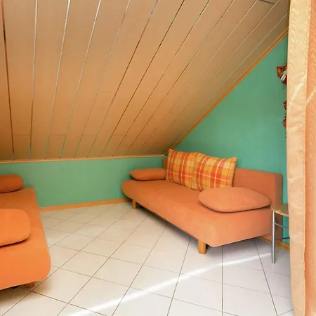 아파트 Cozy Apartment In Lirstal With Meadow Nearby 라우바흐