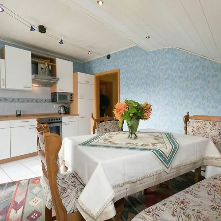 Cozy Apartment In Lirstal With Meadow Nearby 라우바흐