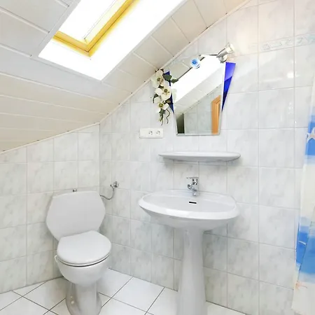 Cozy Apartment In Lirstal With Meadow Nearby 아파트 라우바흐
