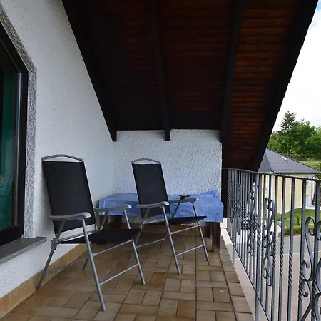 Cozy Apartment In Lirstal With Meadow Nearby 라우바흐